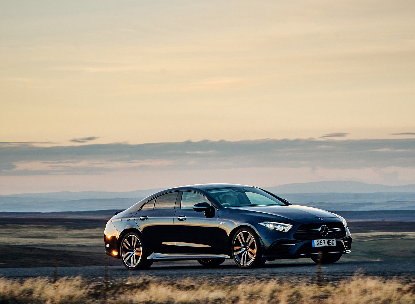2019 Mercedes-AMG CLS 53 (UK-Spec) Front Three-Quarter Wallpapers #57 of 99