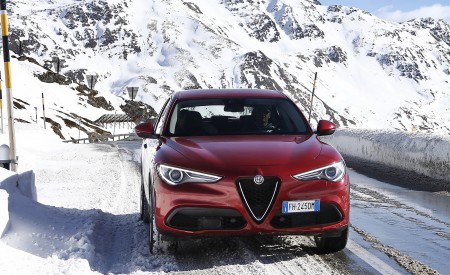 2018 Alfa Romeo Stelvio Front Wallpapers 450x275 (18)