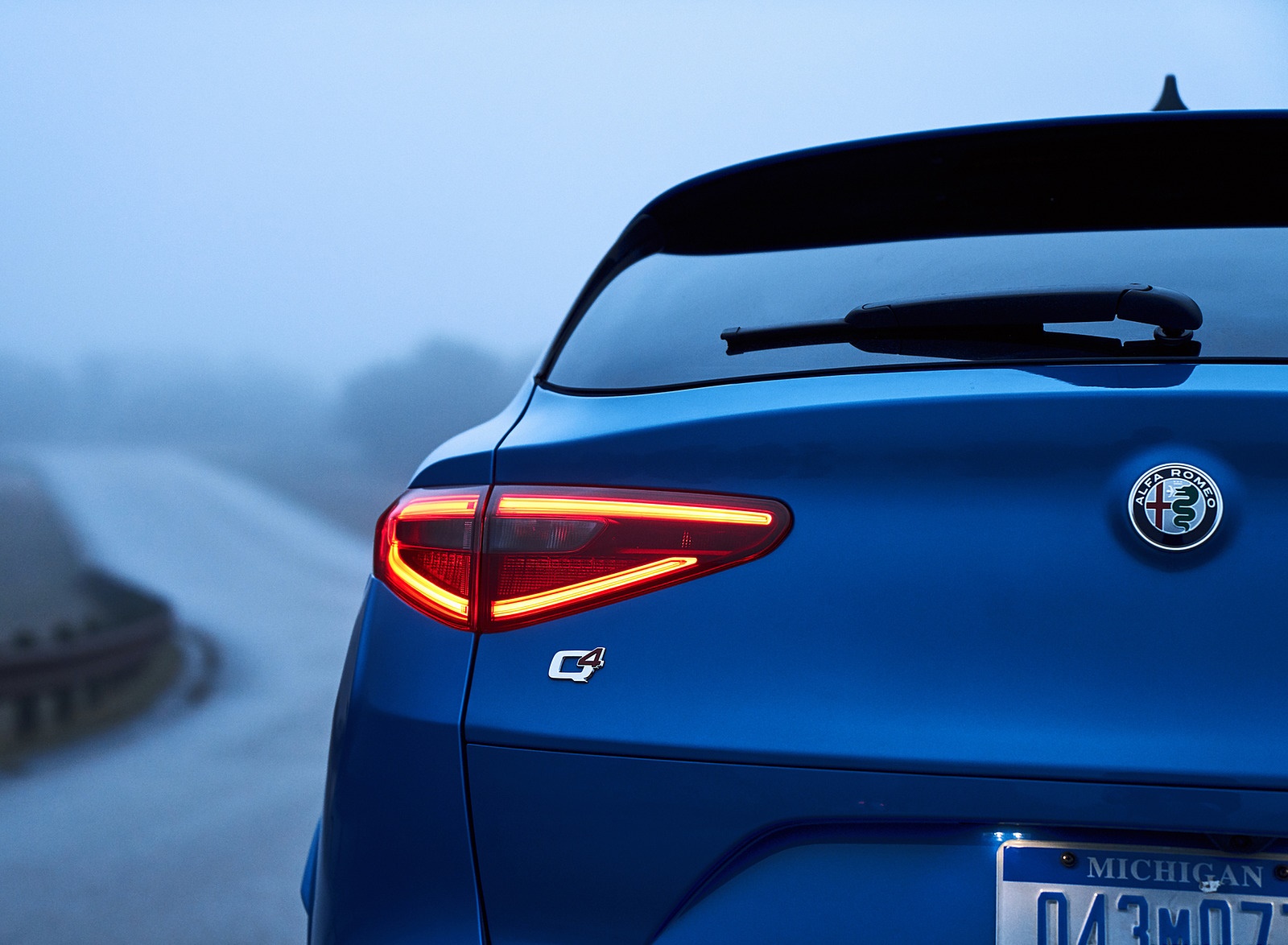 2018 Alfa Romeo Stelvio Quadrifoglio (Color: Misano Blue) Tail Light Wallpapers #27 of 87