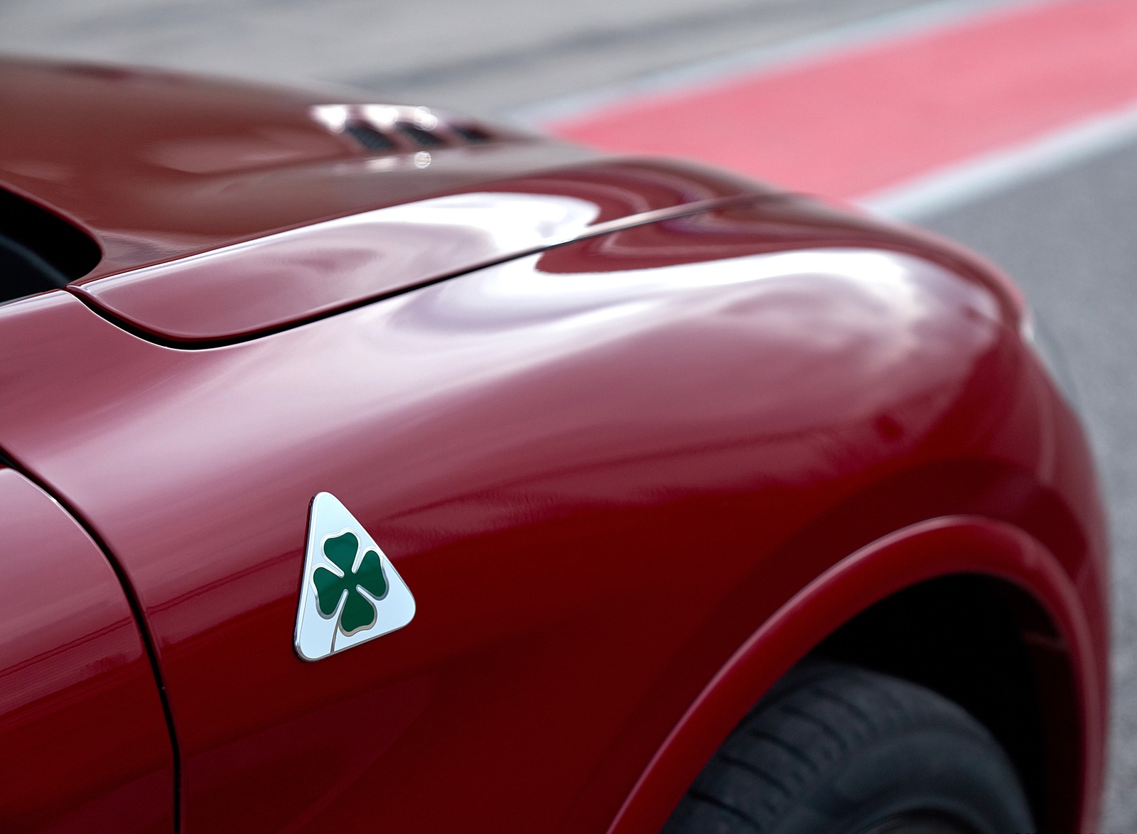2018 Alfa Romeo Stelvio Quadrifoglio (Color: Rosso Competizione) Badge Wallpapers #73 of 87