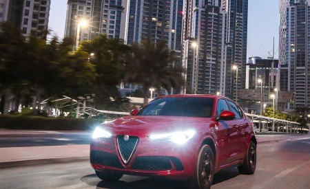 2018 Alfa Romeo Stelvio Quadrifoglio (Color: Rosso Competizione) Front Three Quarter Wallpapers 450x275 (46)