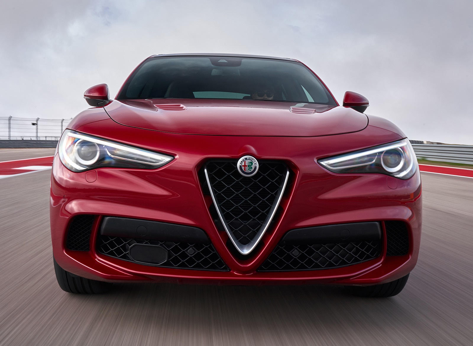 2018 Alfa Romeo Stelvio Quadrifoglio (Color: Rosso Competizione) Front Wallpapers #64 of 87