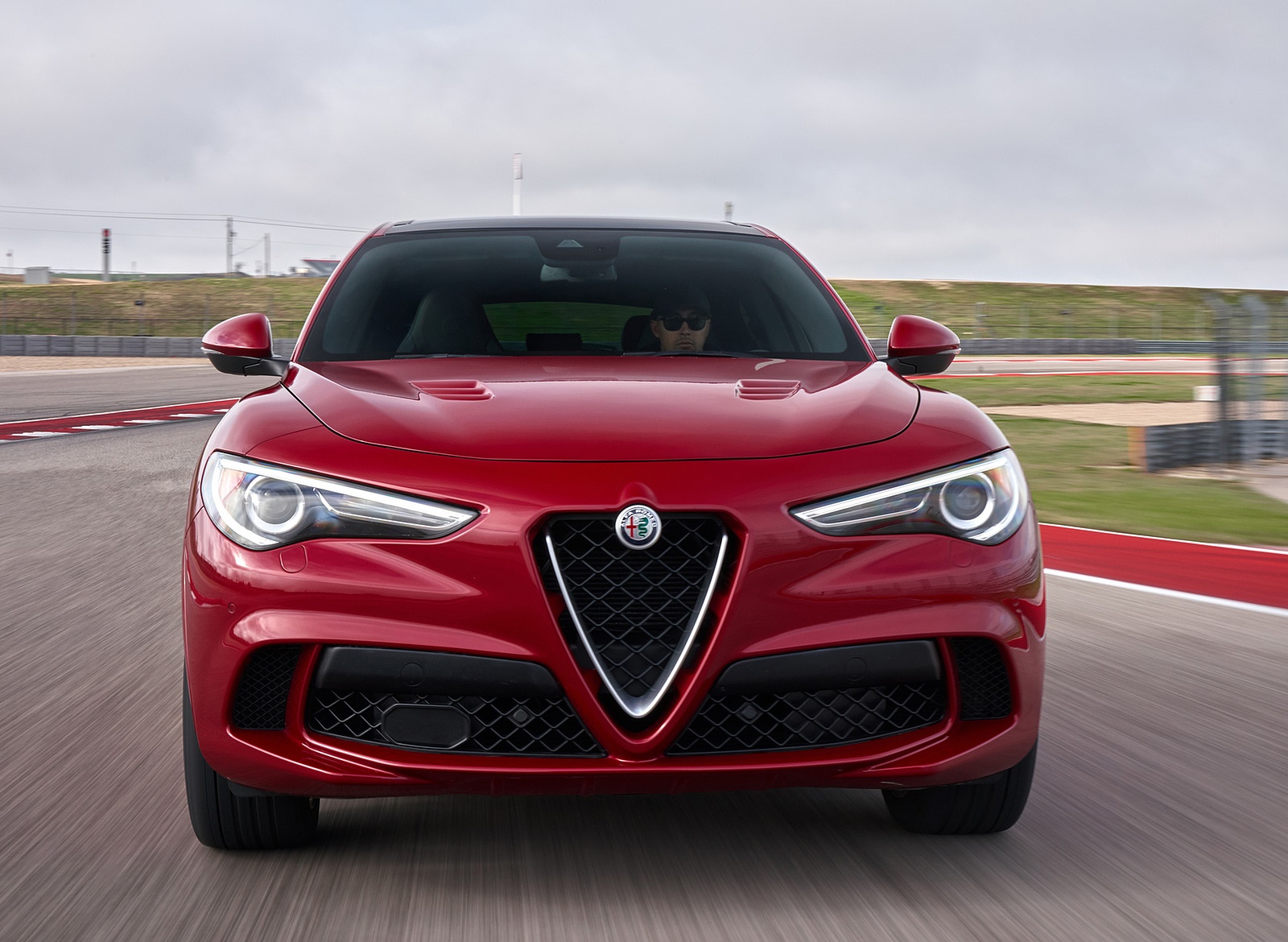 2018 Alfa Romeo Stelvio Quadrifoglio (Color: Rosso Competizione) Front Wallpapers #57 of 87