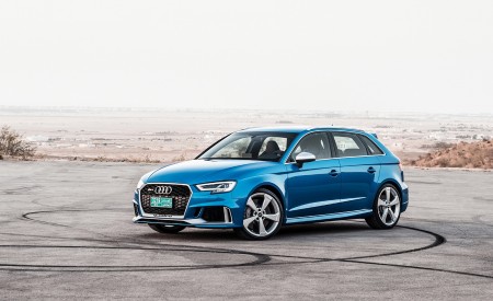 2018 Audi RS 3 Sportback (Color: Mystic Blue) Front Three-Quarter Wallpapers 450x275 (40)