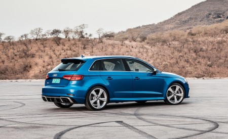 2018 Audi RS 3 Sportback (Color: Mystic Blue) Rear Three-Quarter Wallpapers 450x275 (41)