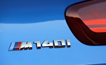 2018 BMW M140i xDrive Badge Wallpapers 450x275 (24)