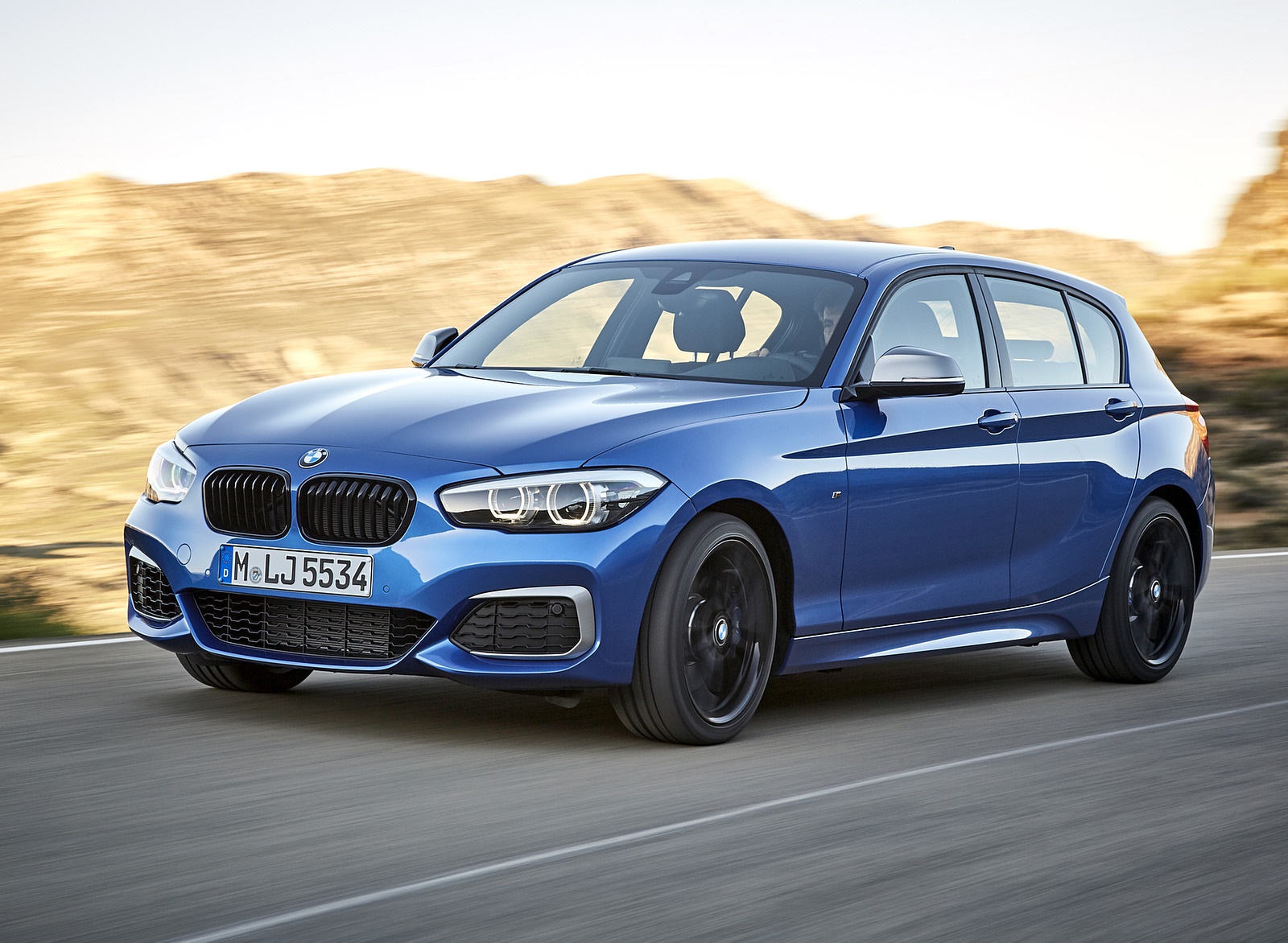 2018 BMW M140i xDrive Front Three-Quarter Wallpapers (2)