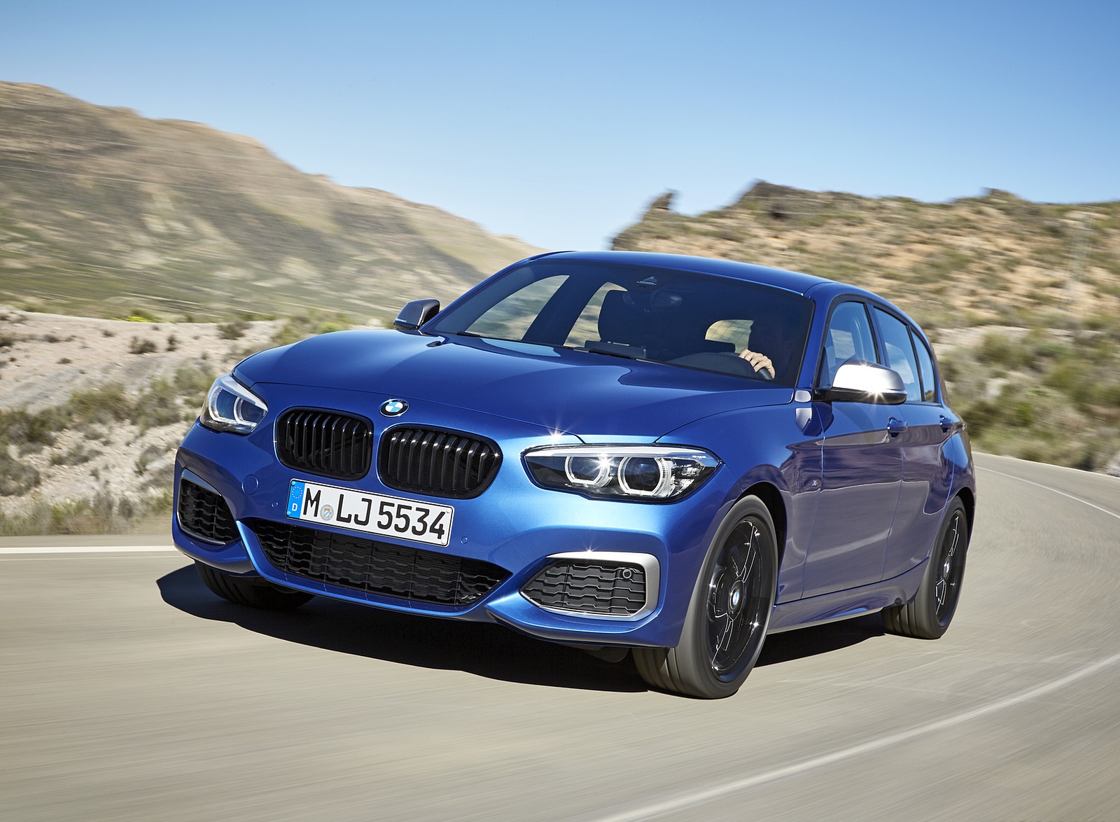 2018 BMW M140i xDrive Front Wallpapers (3)