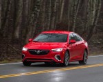 2018 Buick Regal GS Front Three-Quarter Wallpapers 150x120 (7)