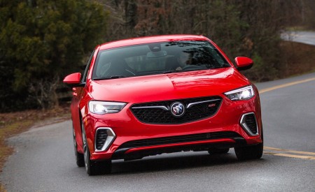 2018 Buick Regal GS Front Wallpapers 450x275 (5)