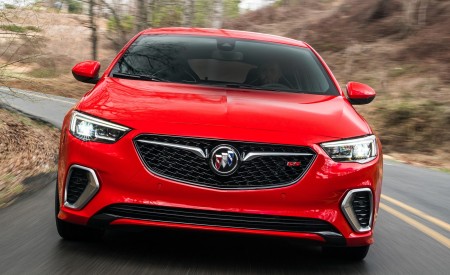2018 Buick Regal GS Front Wallpapers 450x275 (2)