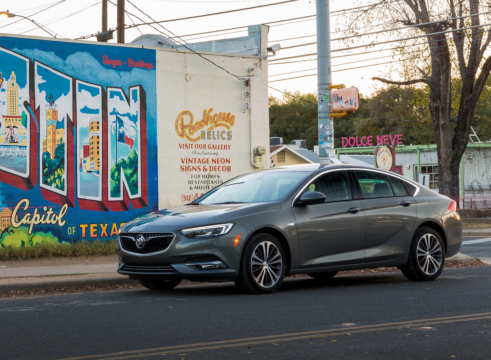 2018 Buick Regal Sportback Front Three-Quarter Wallpapers #9 of 23