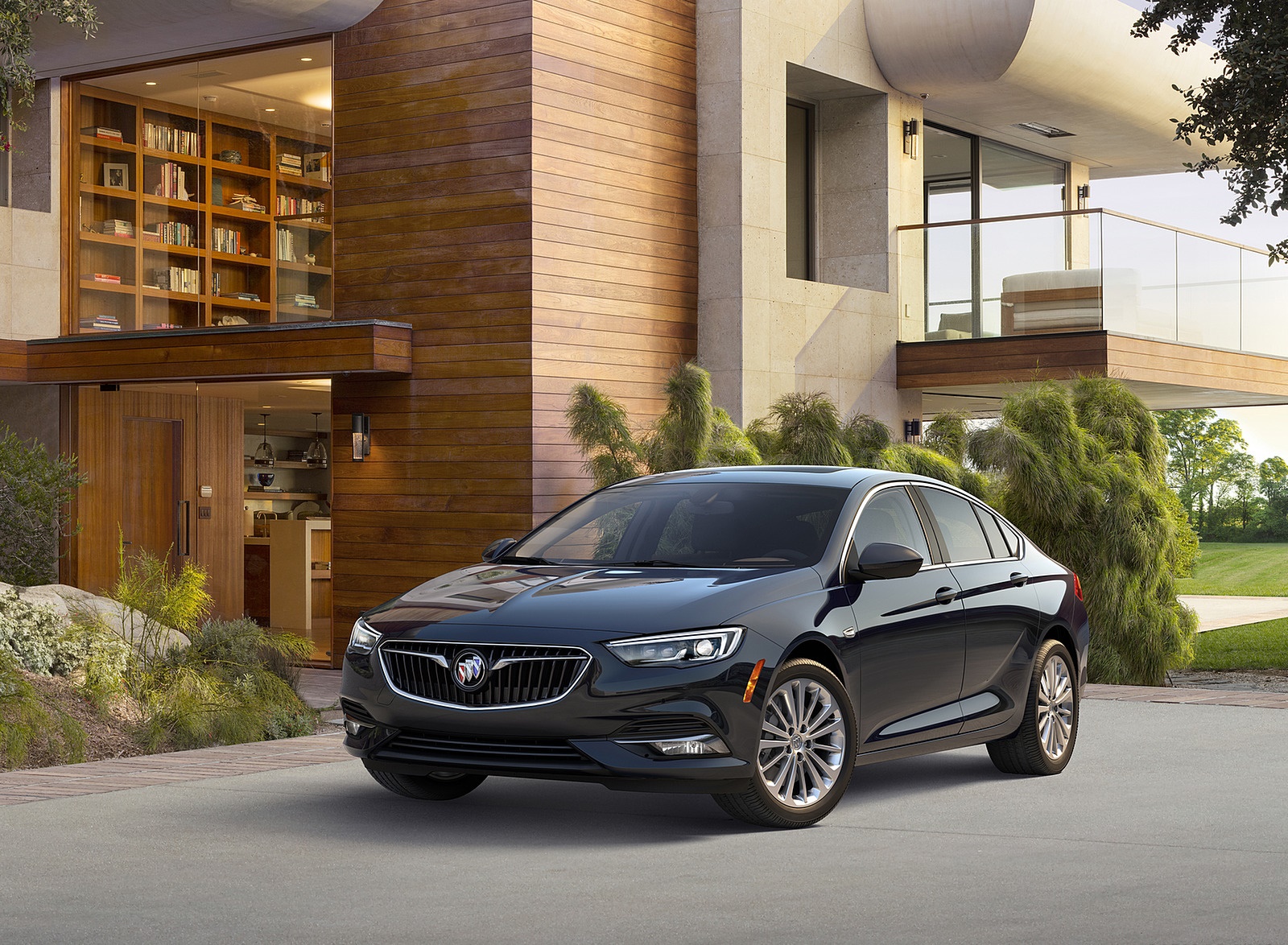 2018 Buick Regal Sportback Front Three-Quarter Wallpapers #8 of 23