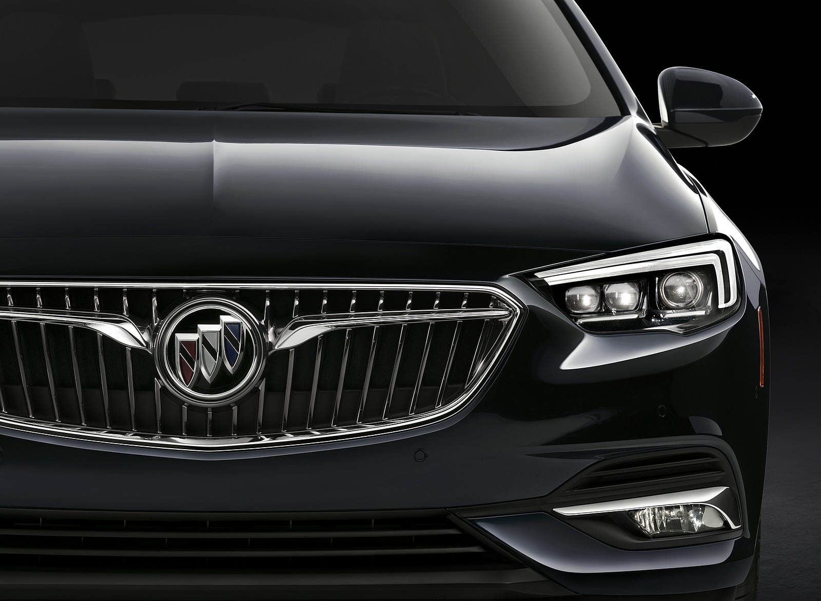 2018 Buick Regal Sportback Grill Wallpapers #17 of 23