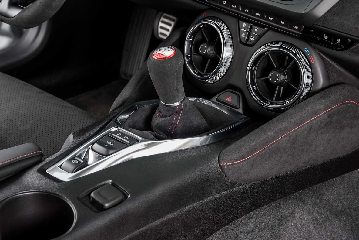 2018 Chevrolet Camaro ZL1 1LE Central Console Wallpapers #71 of 80