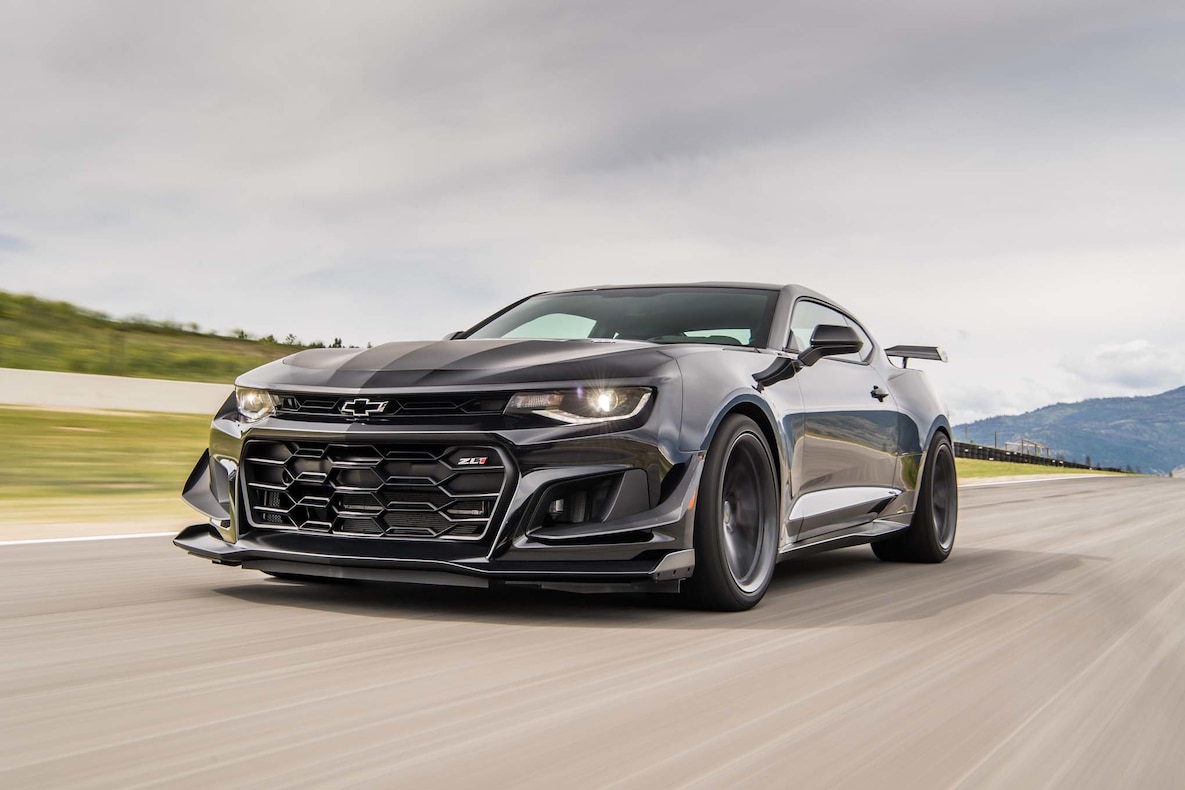 2018 Chevrolet Camaro ZL1 1LE Front Three-Quarter Wallpapers #26 of 80