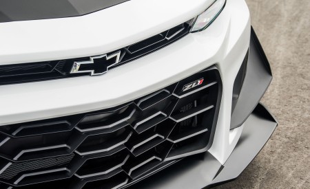2018 Chevrolet Camaro ZL1 1LE Grill Wallpapers 450x275 (60)