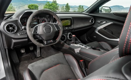 2018 Chevrolet Camaro ZL1 1LE Interior Seats Wallpapers 450x275 (66)