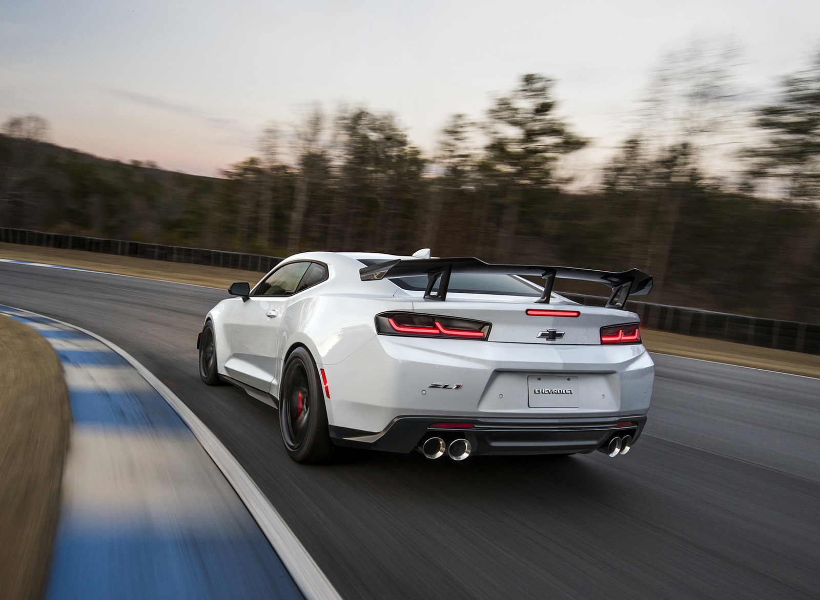 2018 Chevrolet Camaro ZL1 1LE Rear Three-Quarter Wallpapers #56 of 80