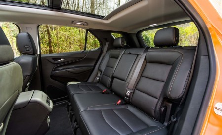 2018 Chevrolet Equinox 1.5T Premier Interior Rear Seats Wallpapers 450x275 (68)