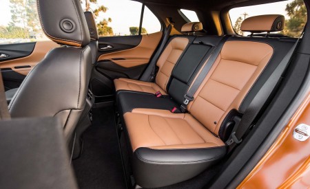2018 Chevrolet Equinox 1.5T Premier Interior Rear Seats Wallpapers 450x275 (67)