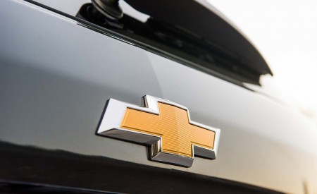 2018 Chevrolet Equinox Badge Wallpapers 450x275 (43)