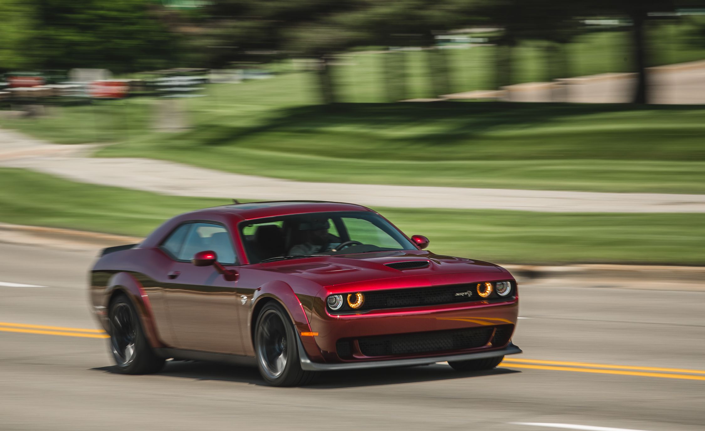 2018 Dodge Challenger SRT Hellcat Widebody (Color: Octane Red) Front Three-Quarter Wallpapers #2 of 108