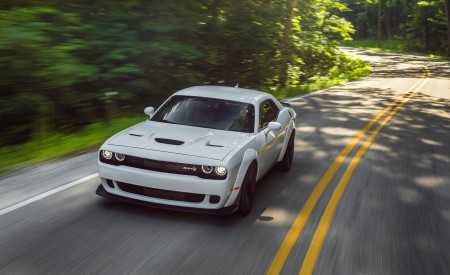 2018 Dodge Challenger SRT Hellcat Widebody (Color: White Knuckle) Front Three-Quarter Wallpapers 450x275 (77)