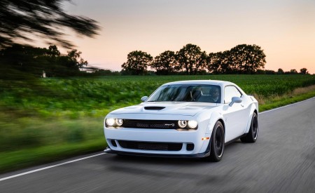2018 Dodge Challenger SRT Hellcat Widebody (Color: White Knuckle) Front Wallpapers 450x275 (78)