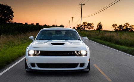 2018 Dodge Challenger SRT Hellcat Widebody (Color: White Knuckle) Front Wallpapers 450x275 (83)