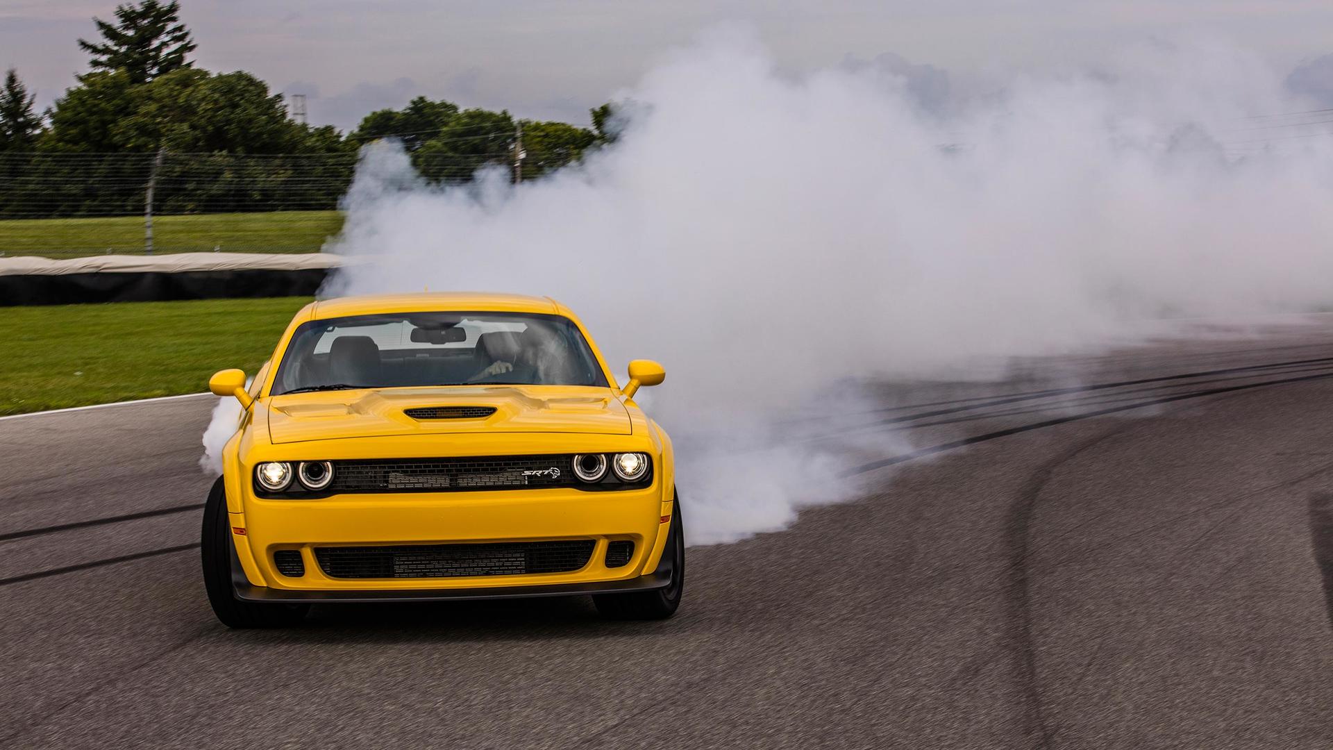 2018 Dodge Challenger SRT Hellcat Widebody (Color: Yellow Jacket) Front Wallpapers #69 of 108