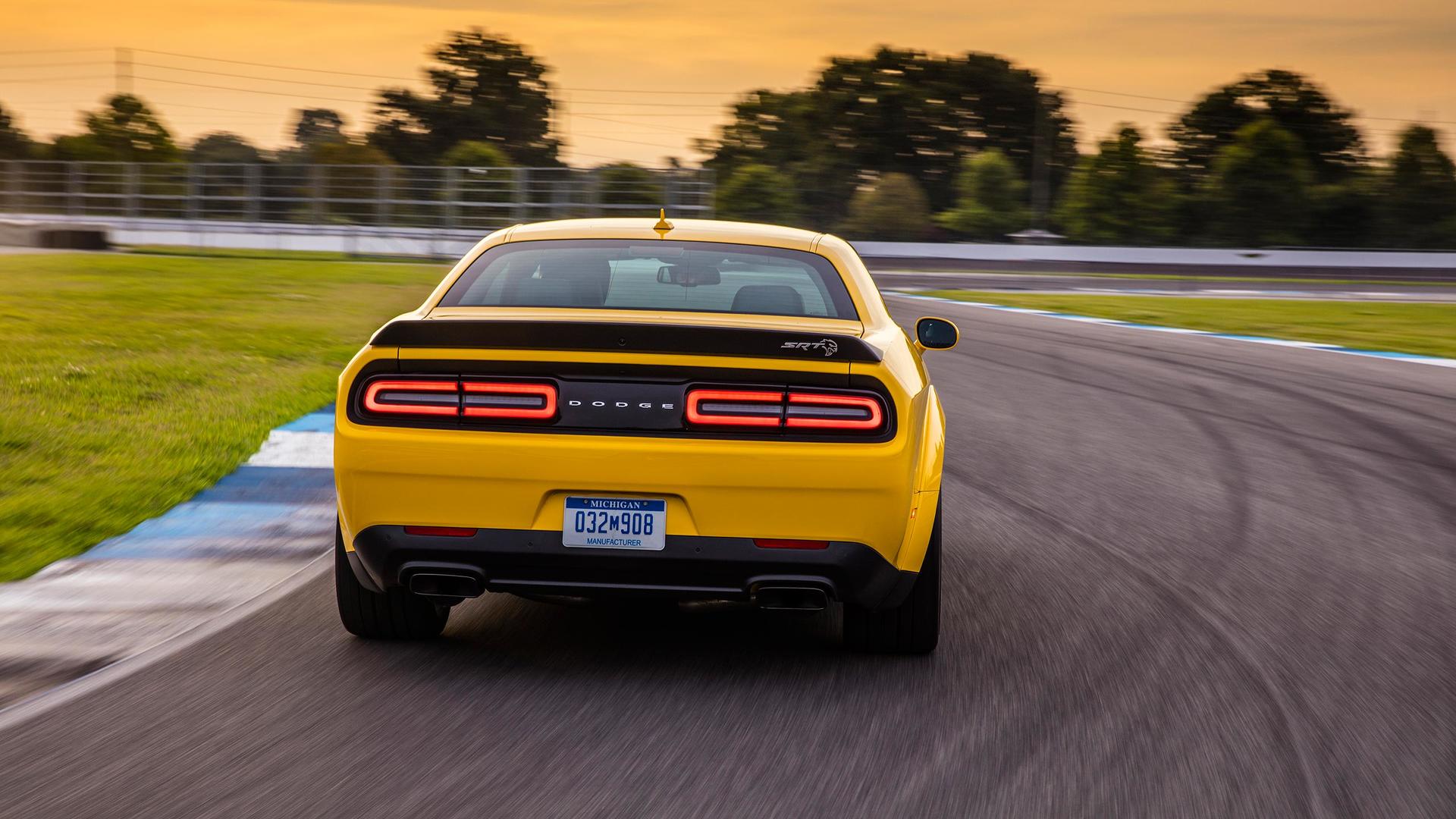 2018 Dodge Challenger SRT Hellcat Widebody (Color: Yellow Jacket) Rear Wallpapers #72 of 108