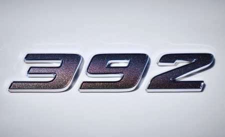2018 Dodge Durango SRT Badge Wallpapers 450x275 (70)