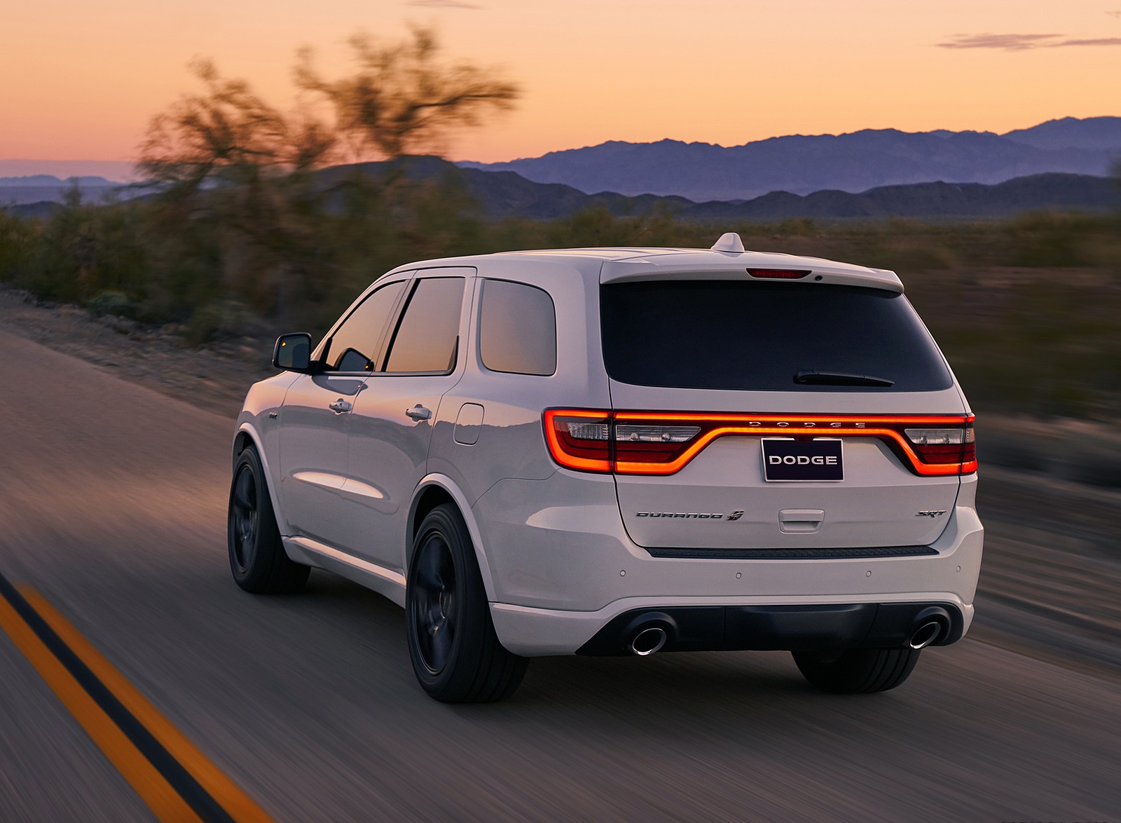 2018 Dodge Durango SRT Rear Three-Quarter Wallpapers (7)