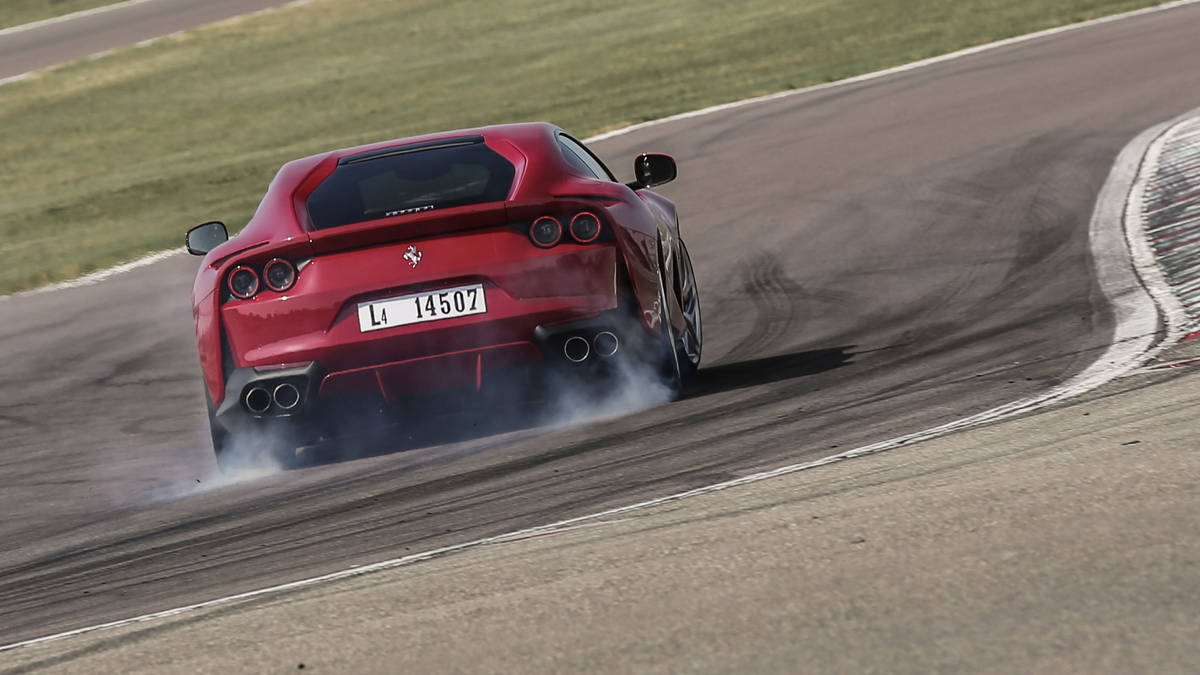 Ferrari 812 Superfast HD