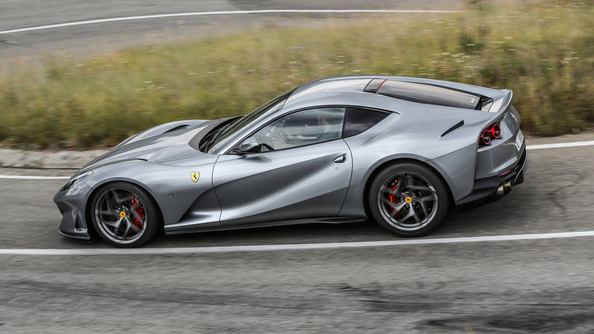 2018 Ferrari 812 Superfast Side Wallpapers #39 of 56