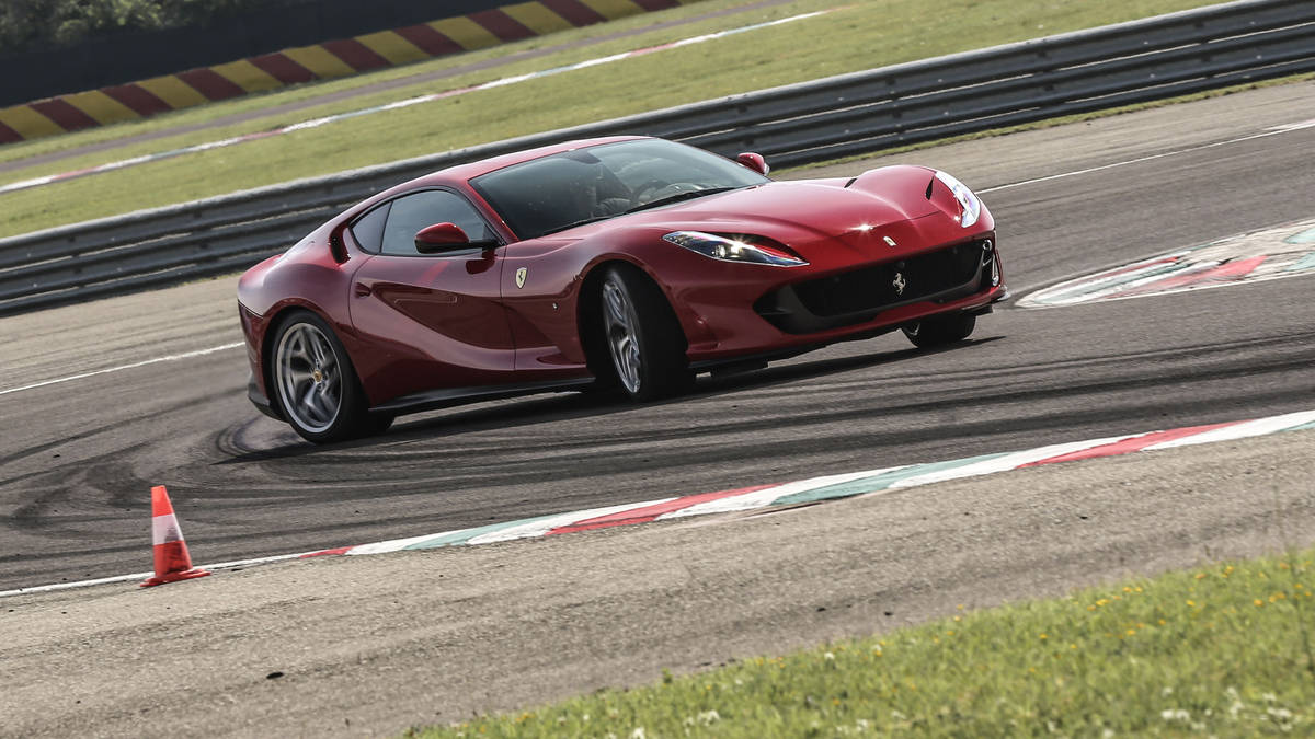 2018 Ferrari 812 Superfast Side Wallpapers #25 of 56