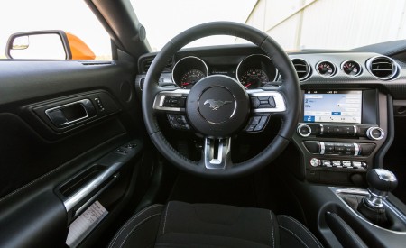 2018 Ford Mustang GT Performance Pack Level 2 Interior Wallpapers 450x275 (43)