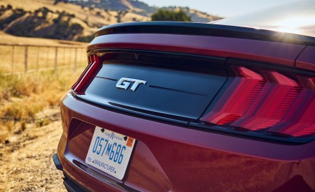 2018 Ford Mustang GT Performance Pack Level 2 Spoiler Wallpapers 450x275 (14)