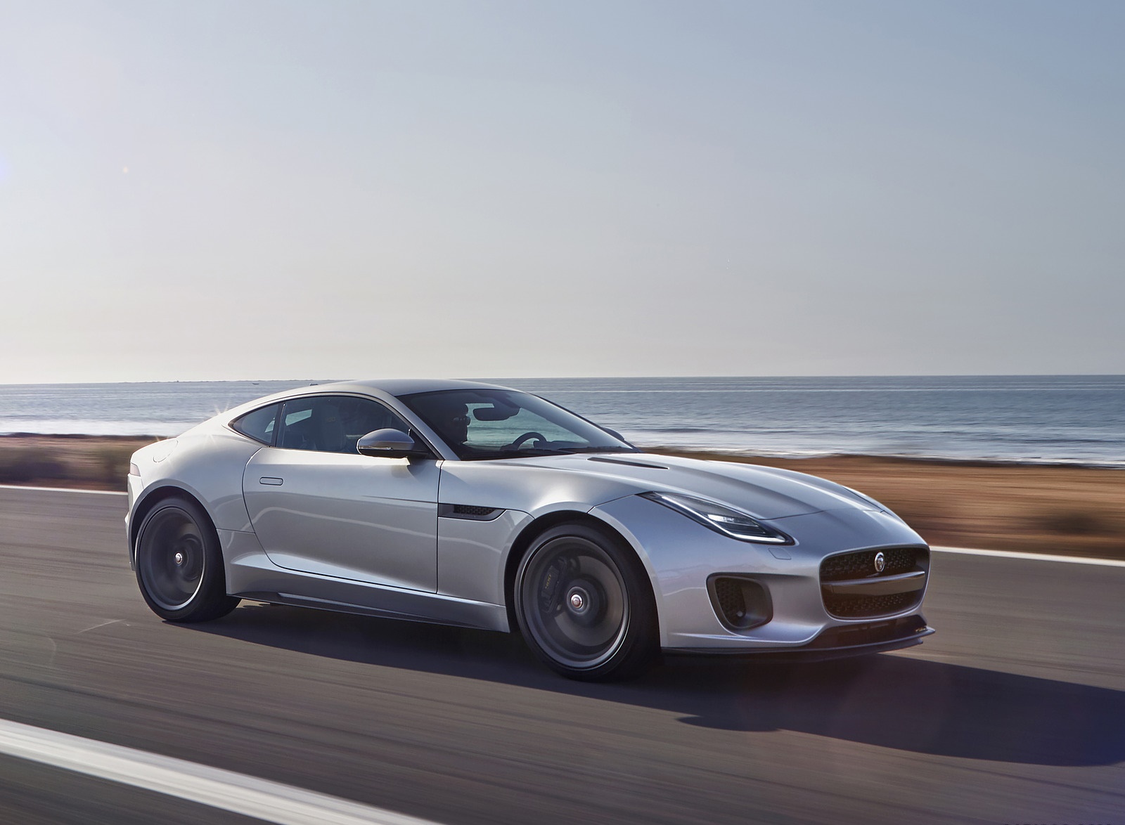 2018 Jaguar F-TYPE 400 SPORT Coupe Front Three-Quarter Wallpapers #16 of 51