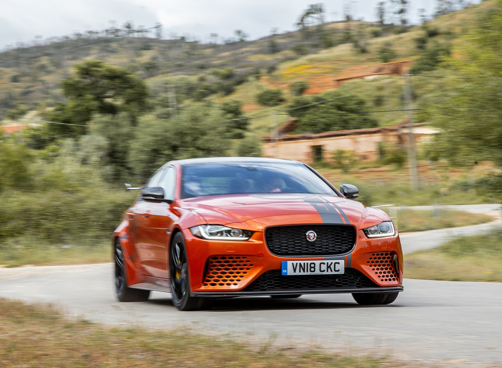 2018 Jaguar XE SV Project 8 Front Three-Quarter Wallpapers #11 of 120