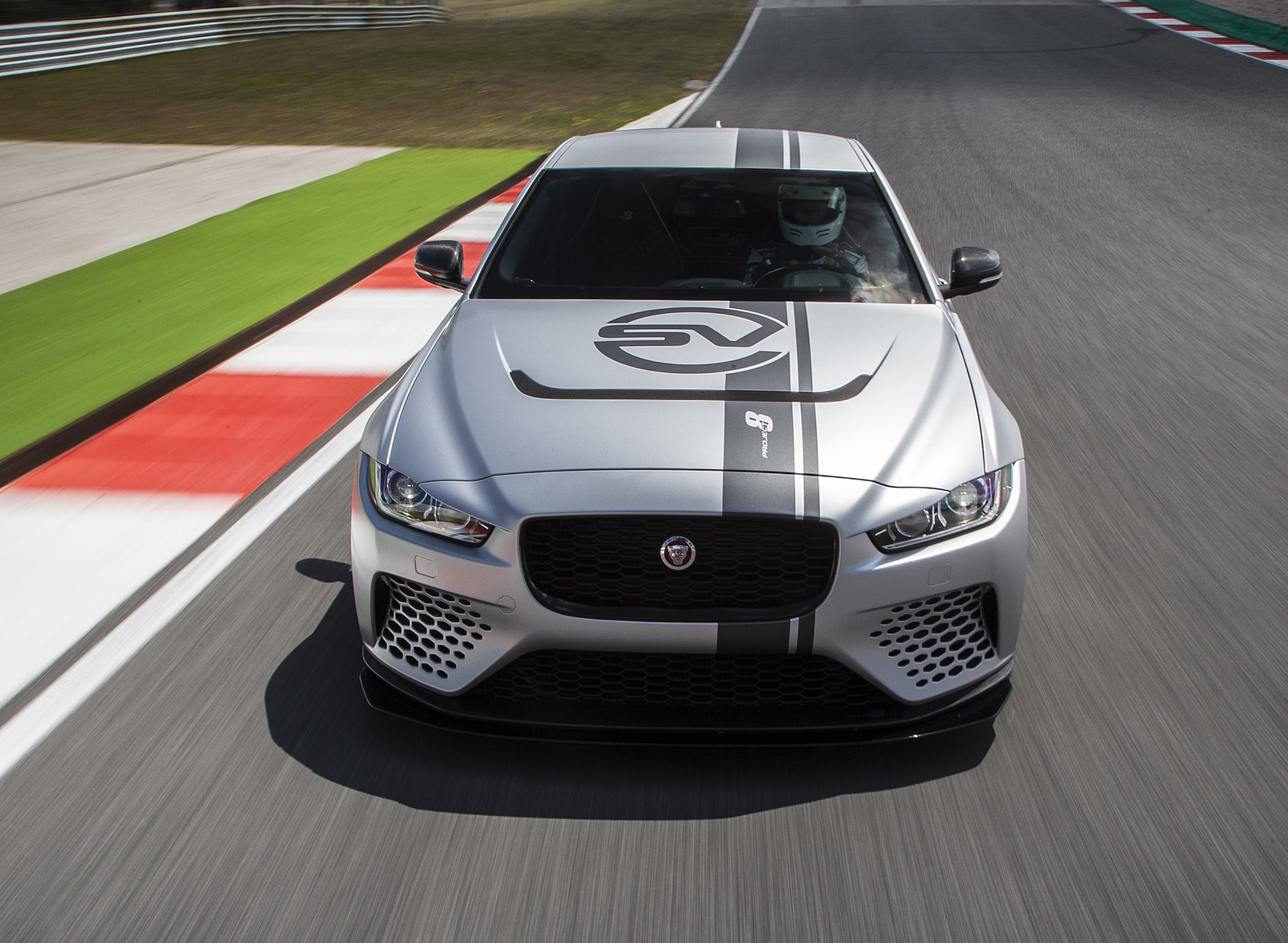 2018 Jaguar XE SV Project 8 Front Wallpapers #50 of 120
