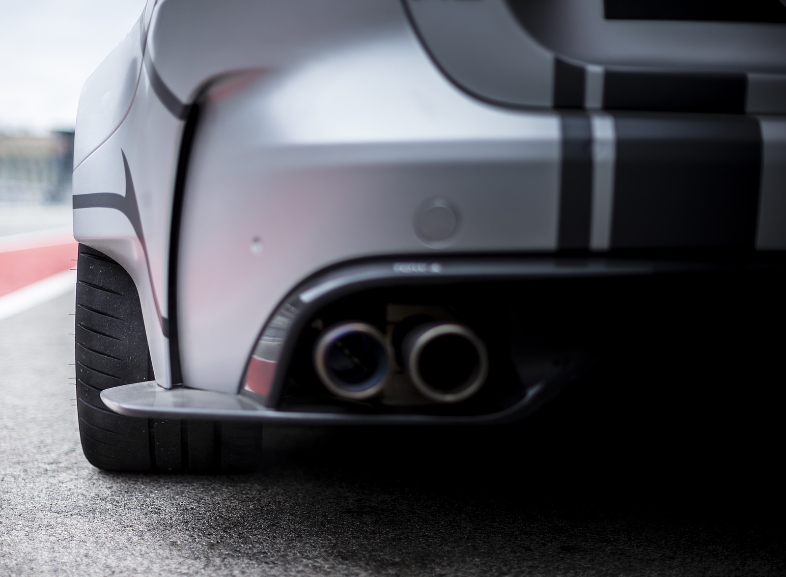 2018 Jaguar XE SV Project 8 Tailpipe Wallpapers #108 of 120