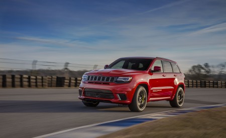 2018 Jeep Grand Cherokee Supercharged Trackhawk Front Three-Quarter Wallpapers 450x275 (21)