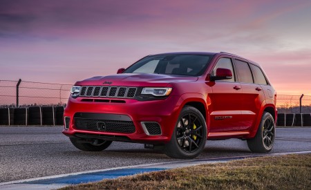 2018 Jeep Grand Cherokee Supercharged Trackhawk Front Three-Quarter Wallpapers 450x275 (12)