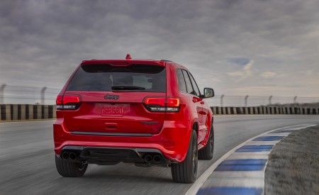 2018 Jeep Grand Cherokee Supercharged Trackhawk Rear Three-Quarter Wallpapers 450x275 (5)