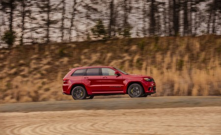 2018 Jeep Grand Cherokee Supercharged Trackhawk Side Wallpapers 450x275 (24)