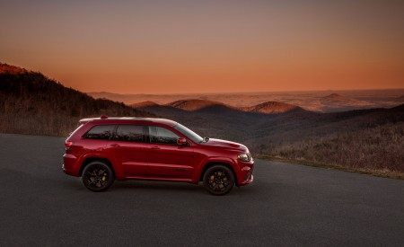 2018 Jeep Grand Cherokee Supercharged Trackhawk Side Wallpapers 450x275 (18)