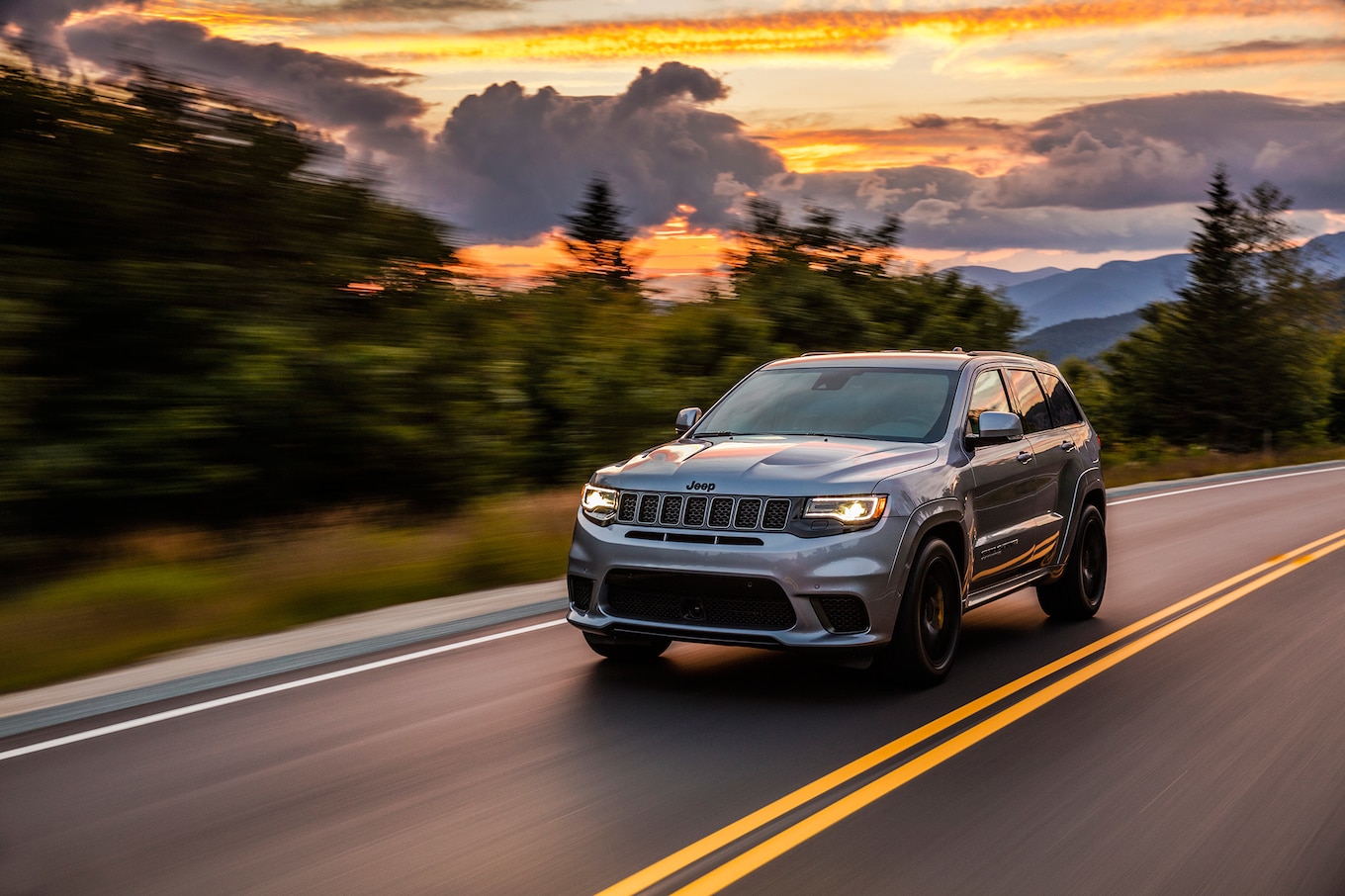 2018 Jeep Grand Cherokee Trackhawk Front Three-Quarter Wallpapers #65 of 80