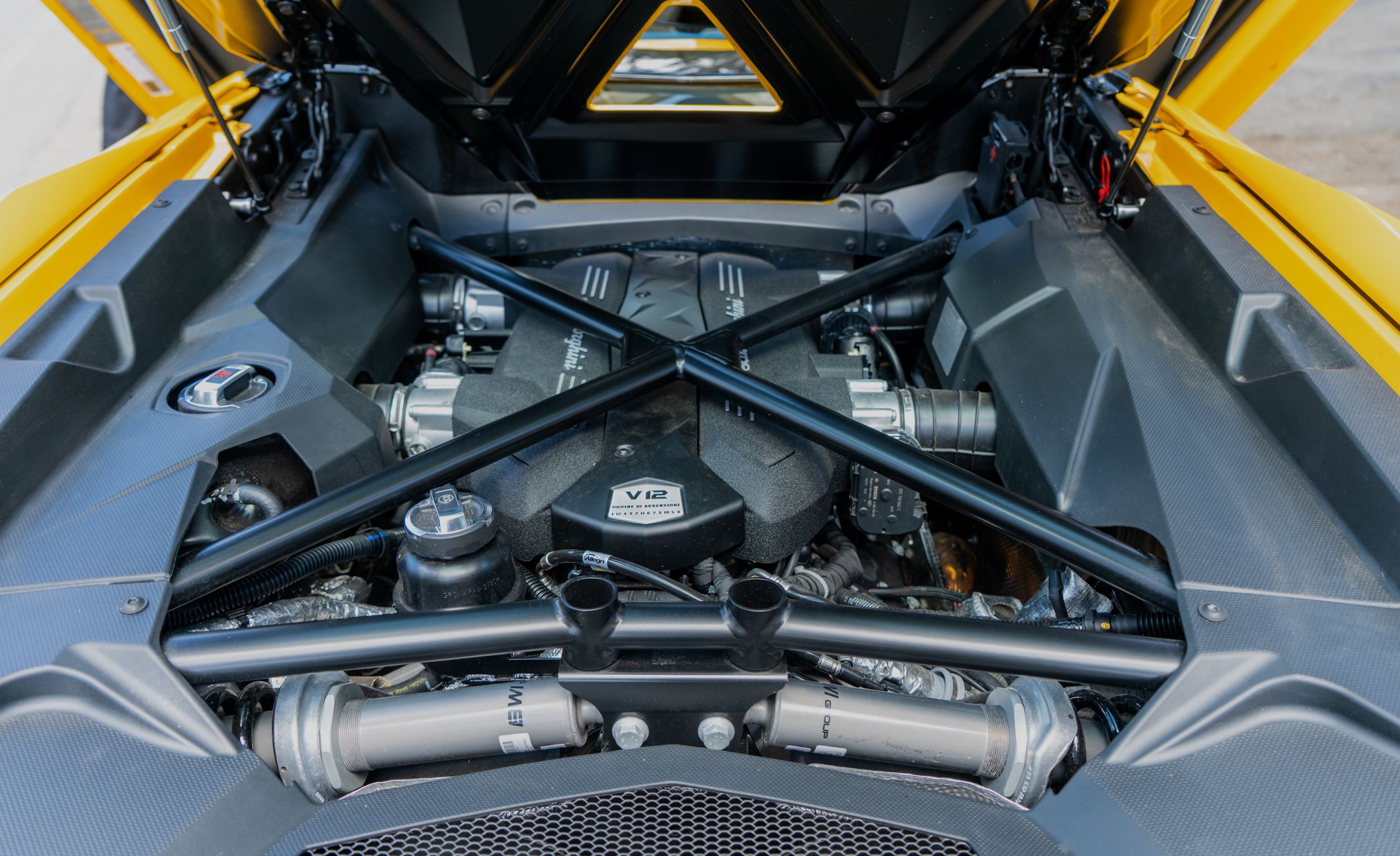 2018 Lamborghini Aventador S Roadster Engine Wallpapers #58 of 73
